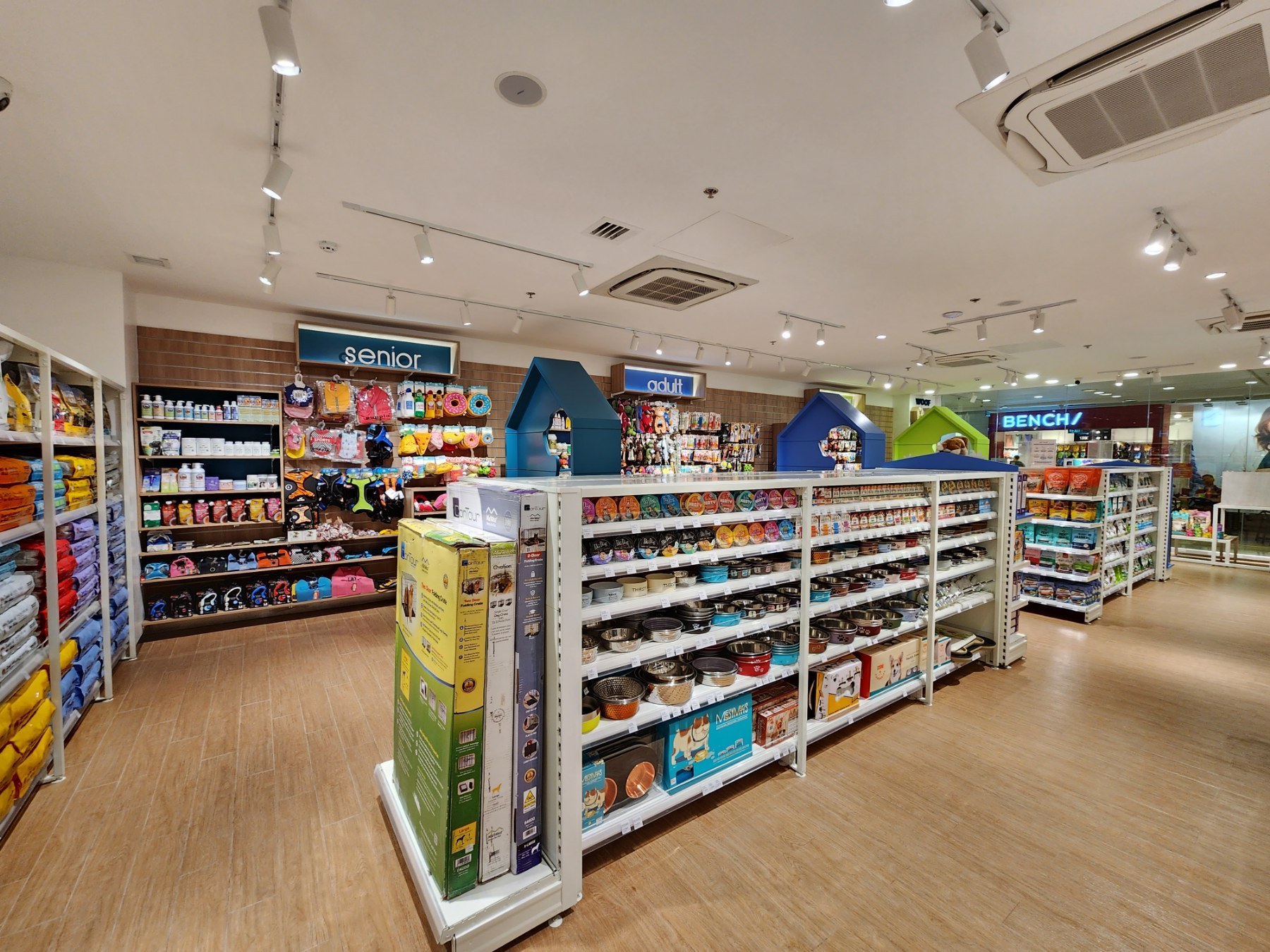 Retail aisles and shelving at Bow&Wow.