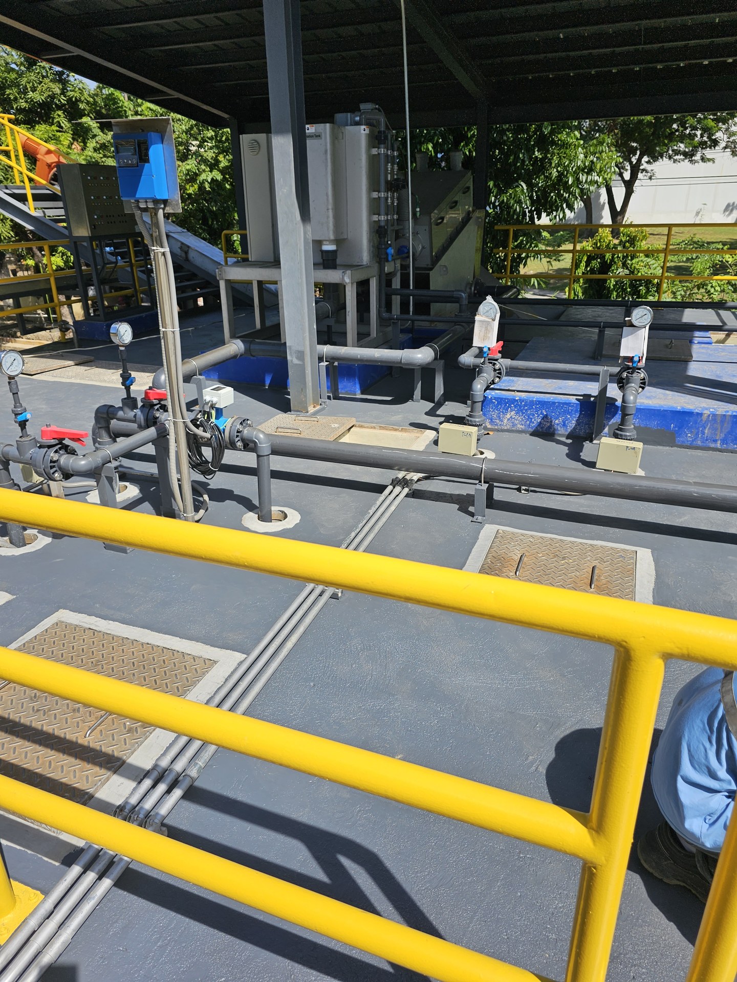 Equipment and pipework on the dehydration-tank platform.